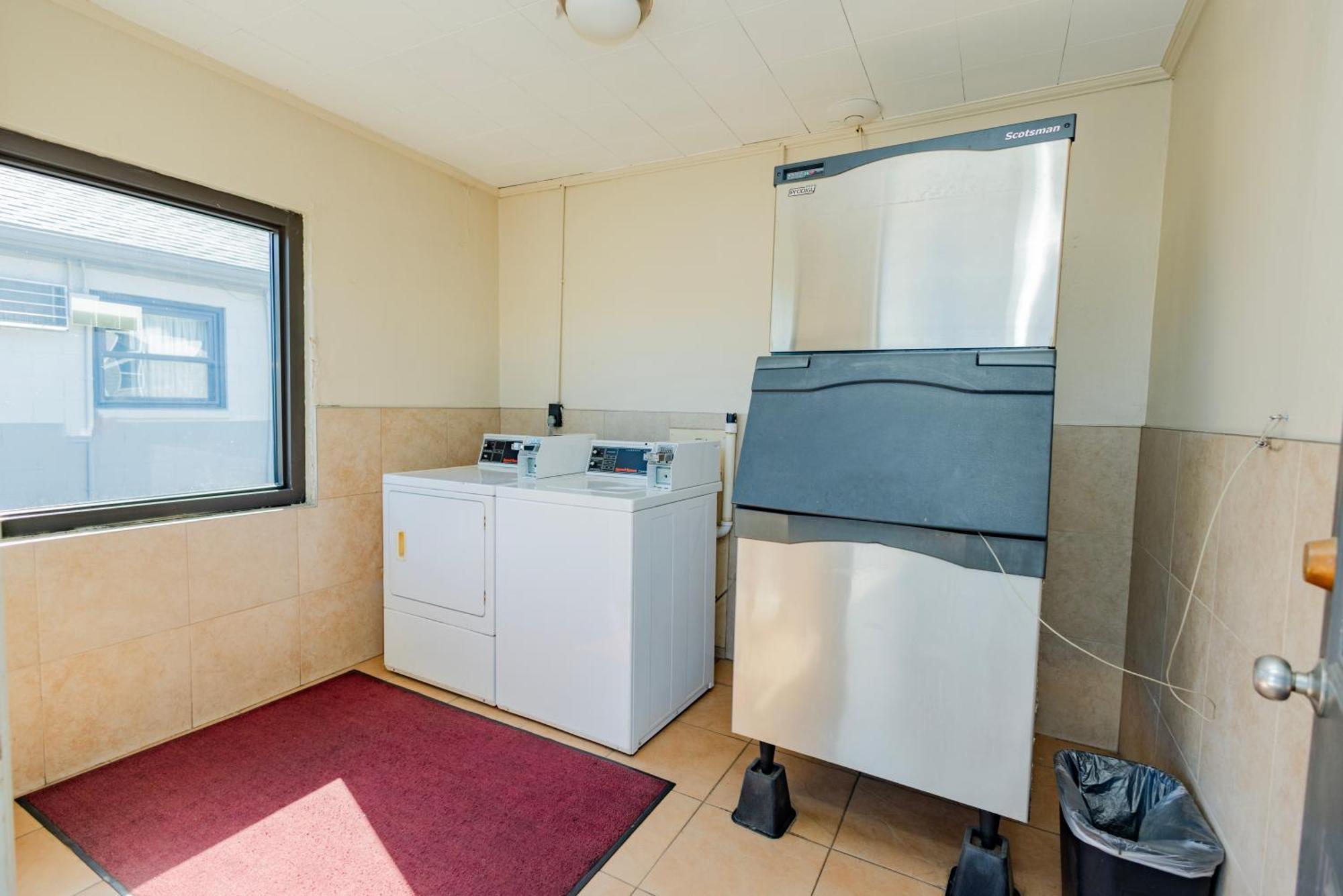 Budget Inn Columbus Lockbourne Екстериор снимка