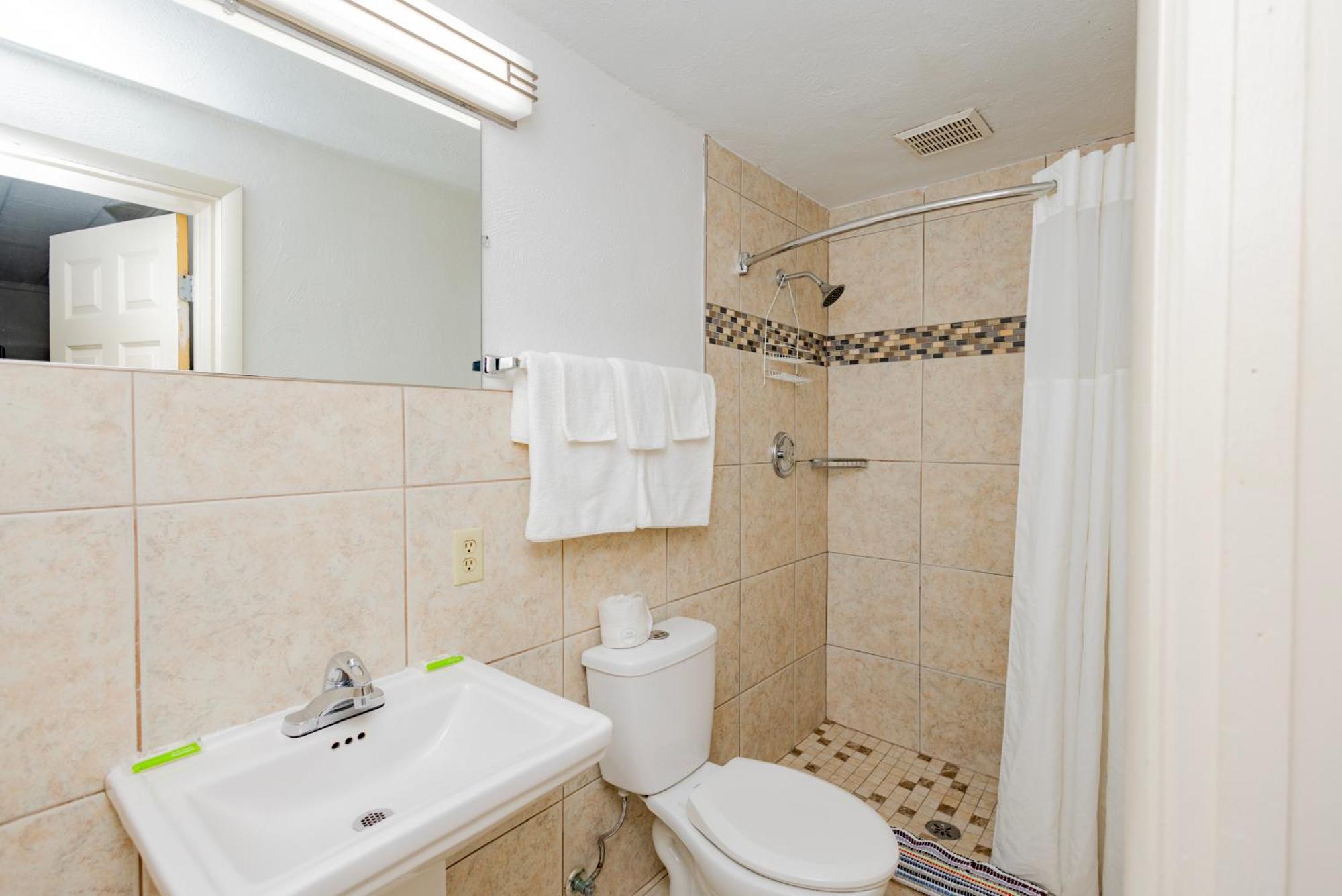 Budget Inn Columbus Lockbourne Екстериор снимка
